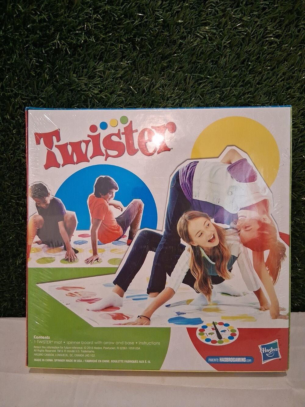 Hasbro Twister Board Game 2018 Edition Classic Party Family Game Brand New...